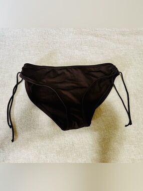 Classic Tie-Side Bikini Bottoms - Women’s L